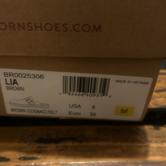 New in box born Lia shoes - Picture 5 of 5